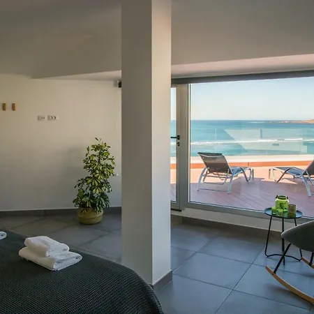 Fantastico Atico En Primera Linea De Playa Apartmán *